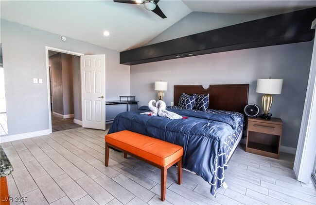 Building Photo - 5086 Cartaro Dr