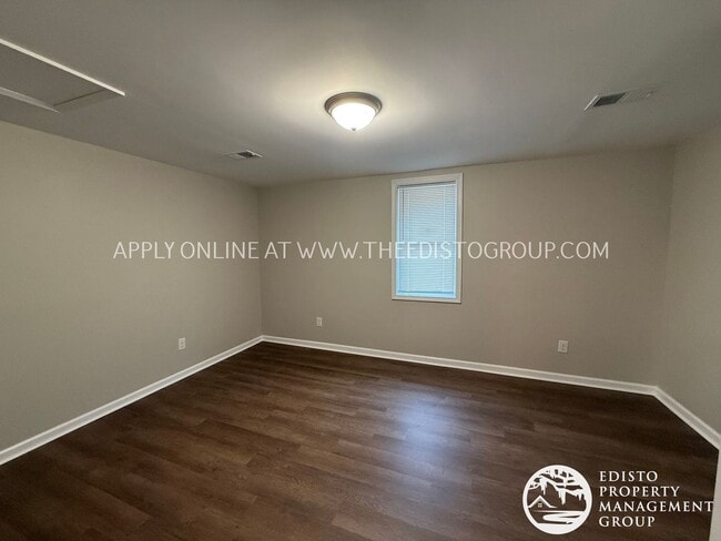 Photo - Freshly Renovated 3-Bedroom with Screened Porch