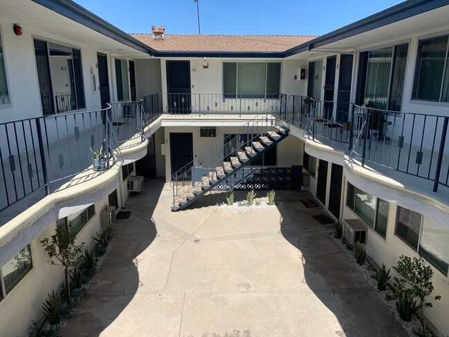 Photo - 2140 S Bentley Ave