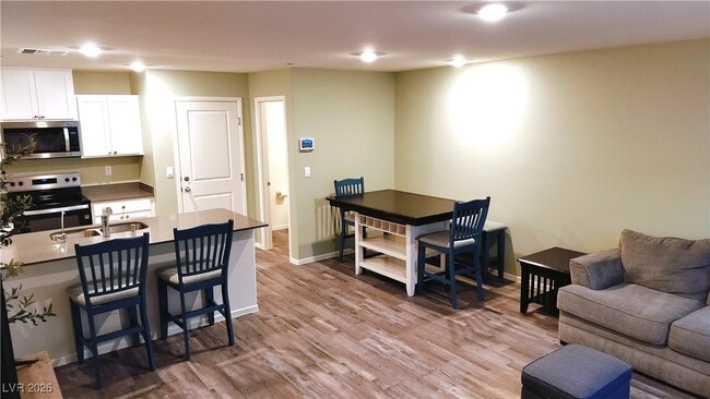 Photo - 7355 Raimee Brk St