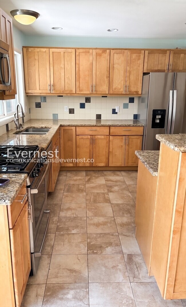 Photo - 380 Martin Dr