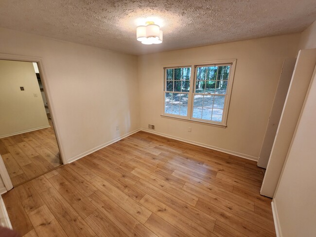 Photo - 1130 Woodlands Rd