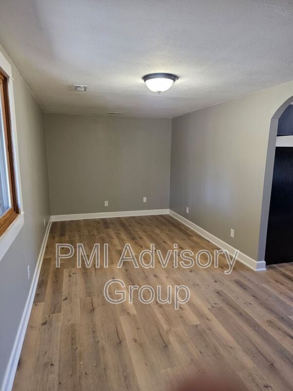Photo - 1407 NE Sardou Ave
