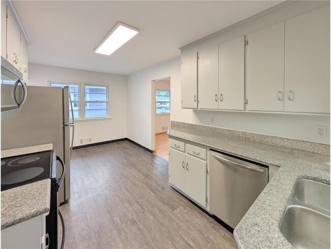 Photo - 5713 Xerxes Ave S