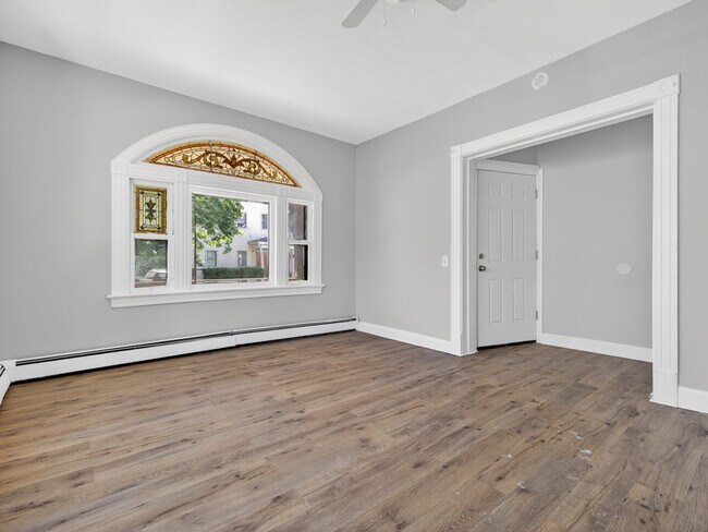 Photo - 195 Laurel Hill Ave Unit BR