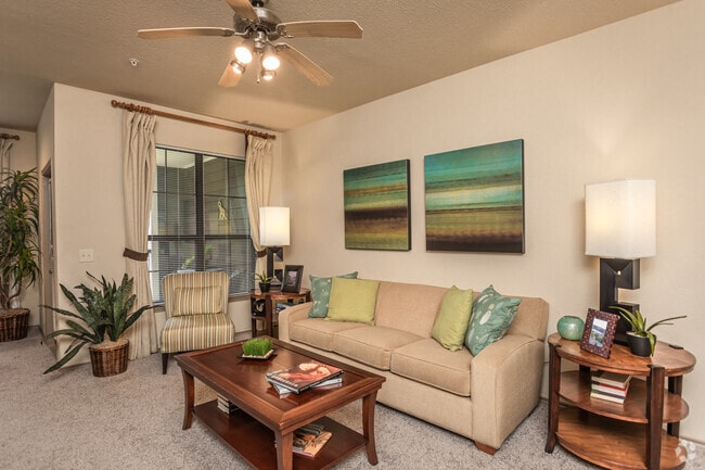 2BR, 2BA - 1100SF