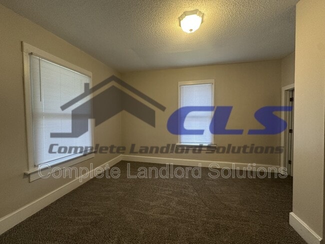 Photo - 1106 S 11th 1/2 St