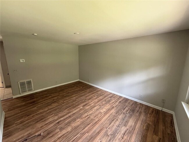 Photo - 429 N Jenkins Rd