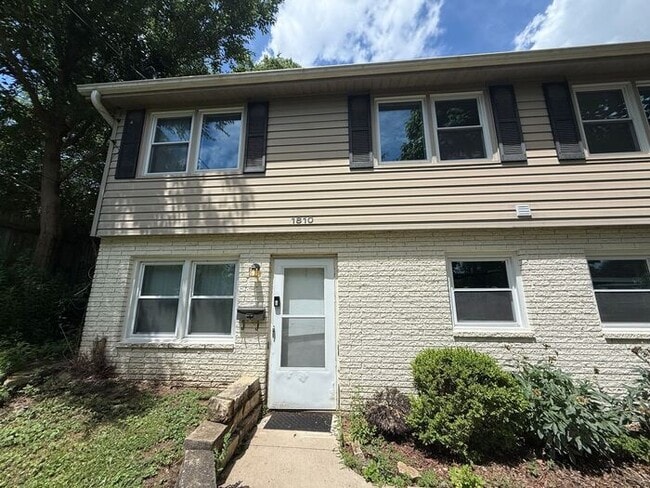 Photo - $1,750 | 3 Bedroom, 1 Bathroom | FULLY REMODELED | No Pets | Available for August 1st, 2026 Move in!
