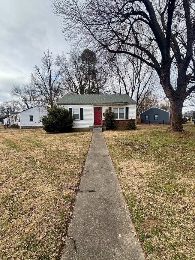 Building Photo - 1700 Sonne Ave