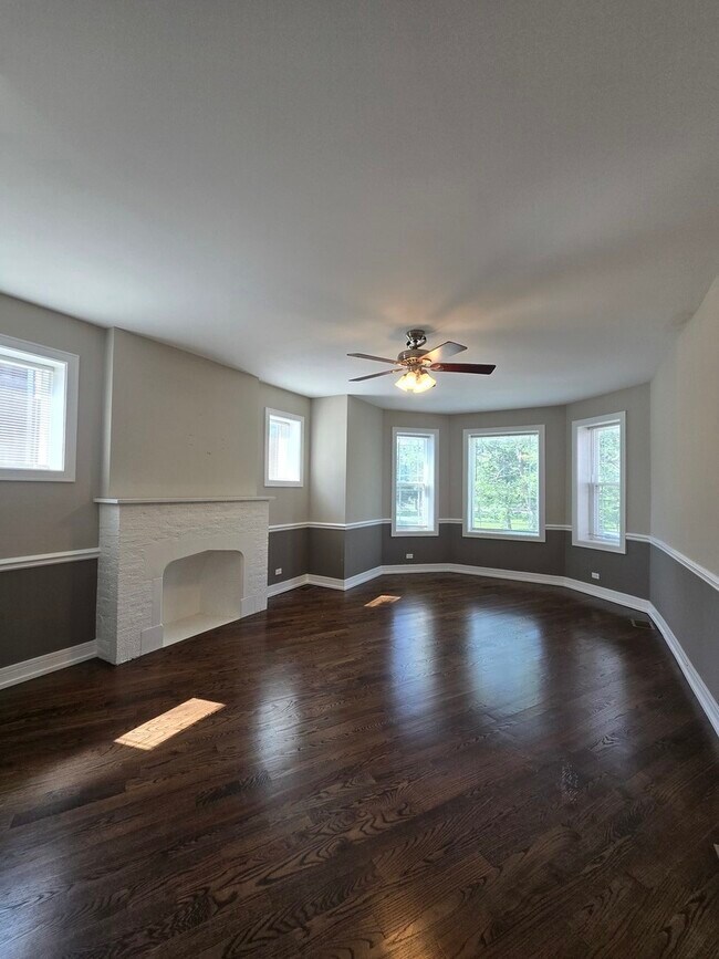 Photo - 1847 W Garfield Blvd