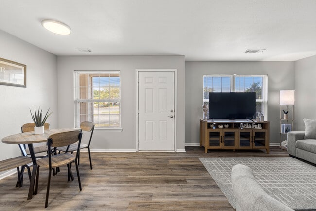 Sunset Pointe Apartments