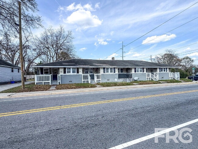 Building Photo - 600 Howell St Unit A