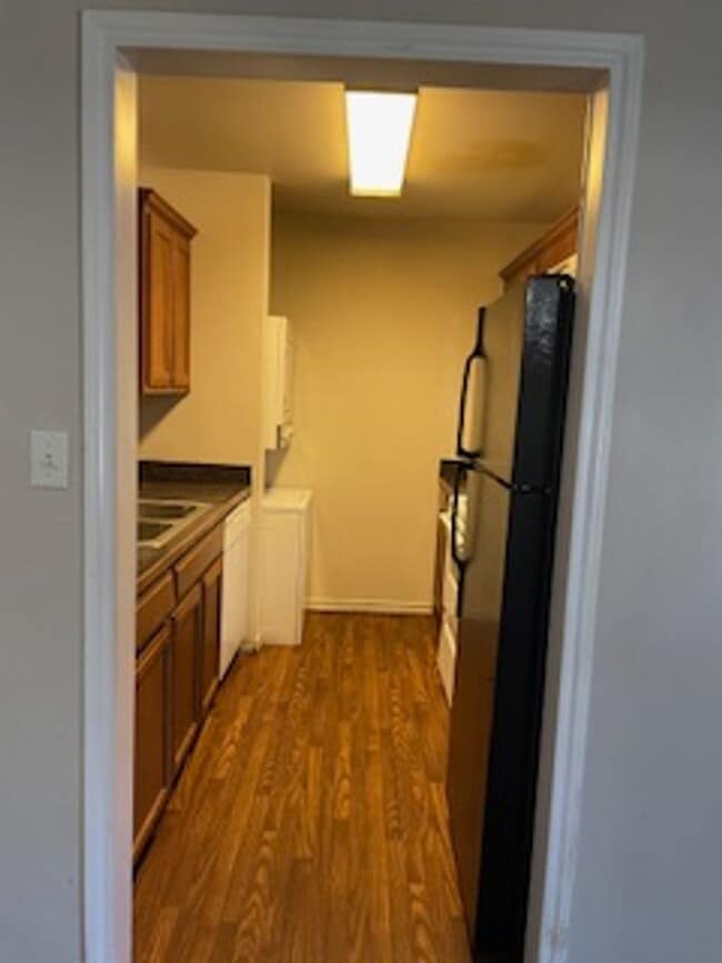 Photo - 1391 N Race Unidad C