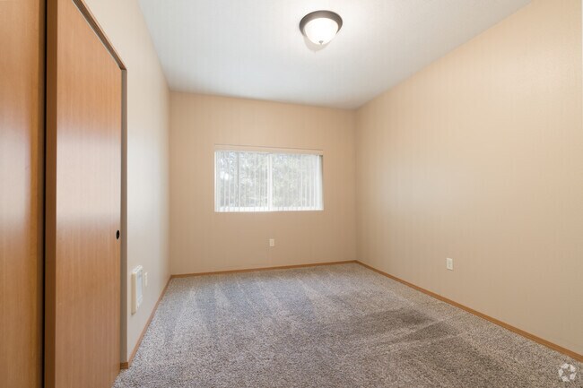 2BR, 2BA - 1,007SF - Bedroom