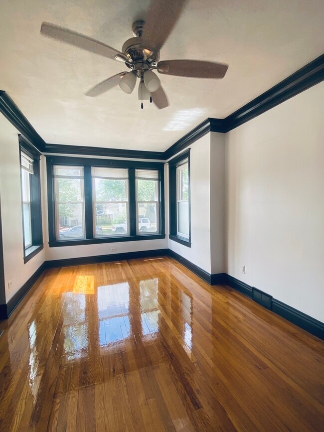Photo - 4816 W Grace St Unidad 1