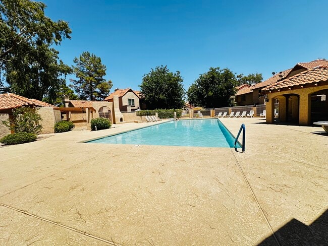 Photo - 4901 E Kelton Ln Unit 1041