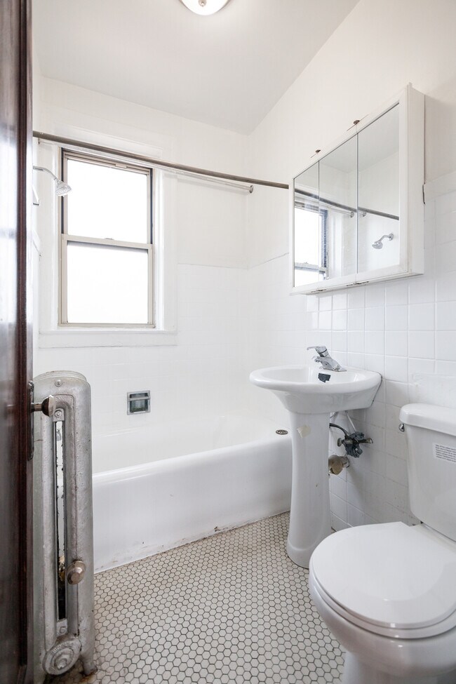 Photo - 3537 N Troy St Unit 1