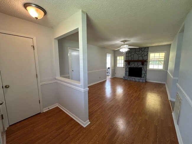 Photo - 3106 Apple Valley Ln