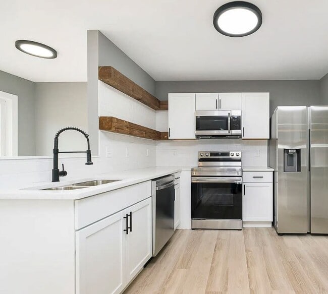 Photo - 6747 Wimbledon Dr