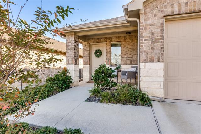 Photo - 140 Greengate Dr