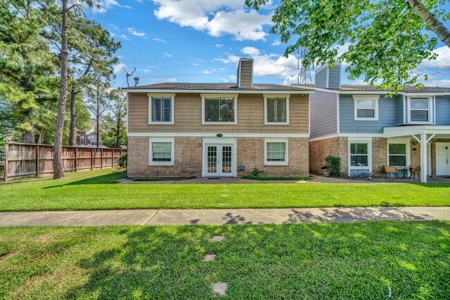 Building Photo - 770 Memorial Mews St Unit A