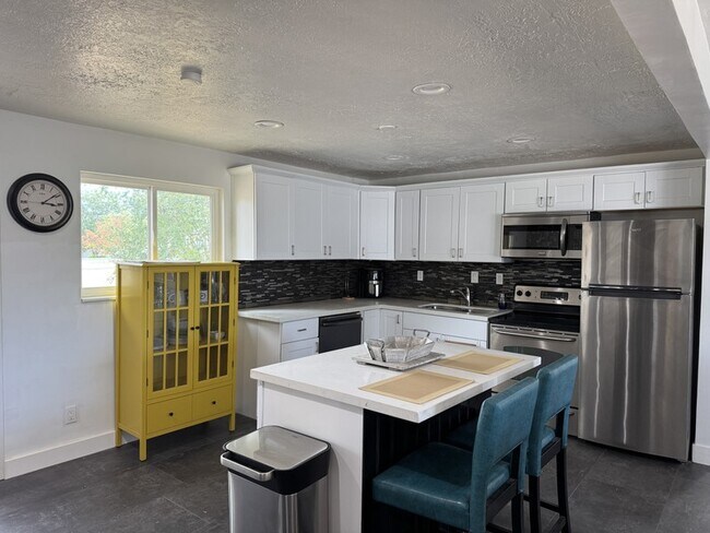 Photo - 883 E Sego Lily Dr
