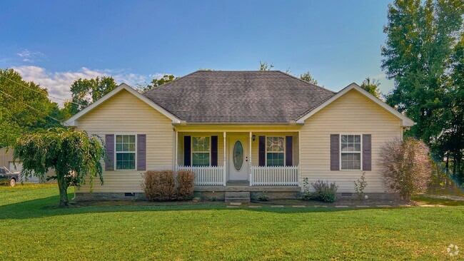 Building Photo - Coming Soon: 3BR, 2BA house in Greenbrier ...