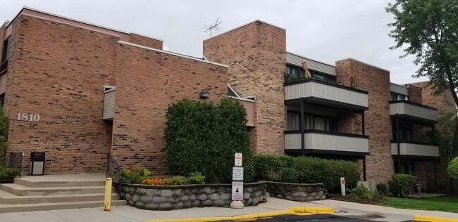 Photo - 1813 Hemlock Plz Unit 208