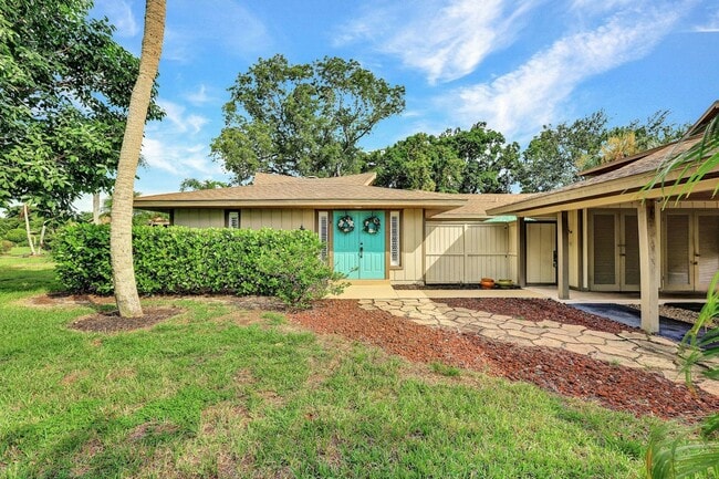 Building Photo - 4280 Island Cir Unit A