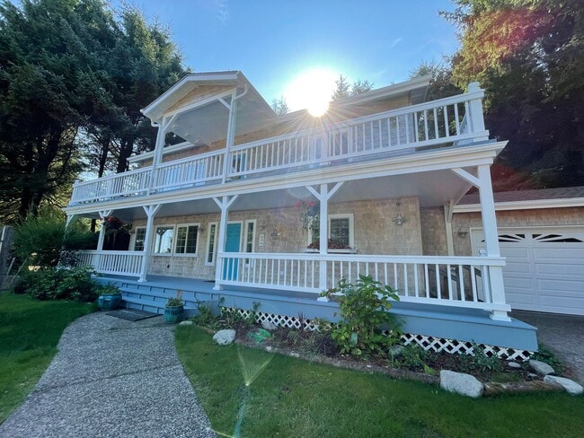 Photo - COMING SOON! Large Beautiful 4 Bedroom, 4 Bathroom House!!
