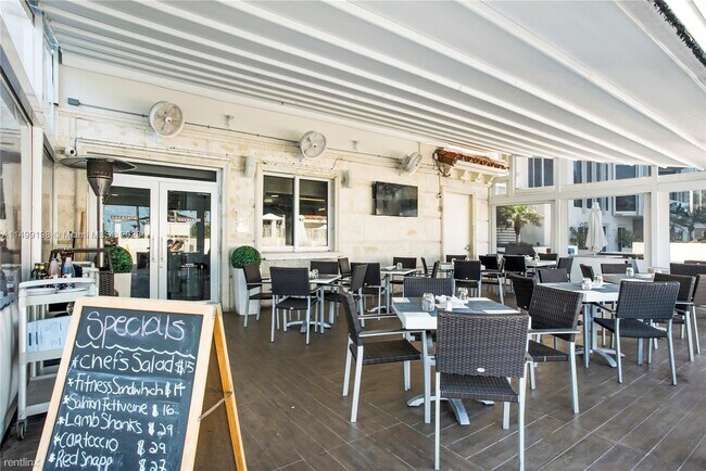 Photo - 2 br, 2 bath Condo - 4779 Collins Ave Apt ... Unit Apt 2305