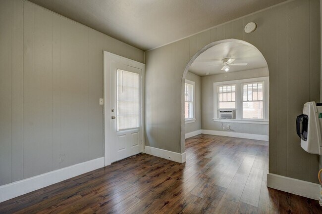 Photo - Welcome To This Charming 1 Bedroom House L...
