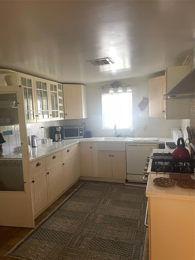 Photo - 411 5th St