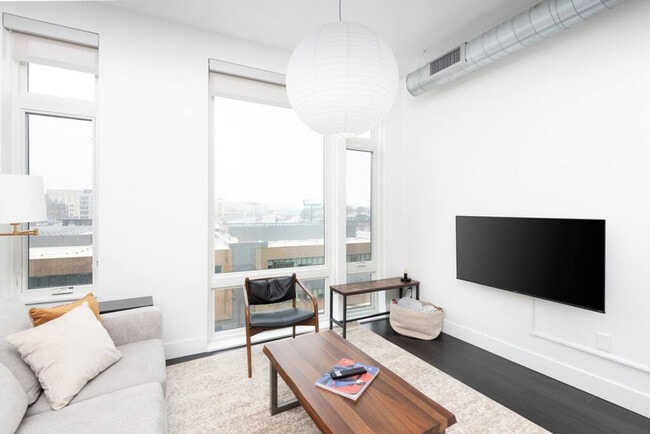 Photo - 550 W Juneau Ave Unit ID1379002P