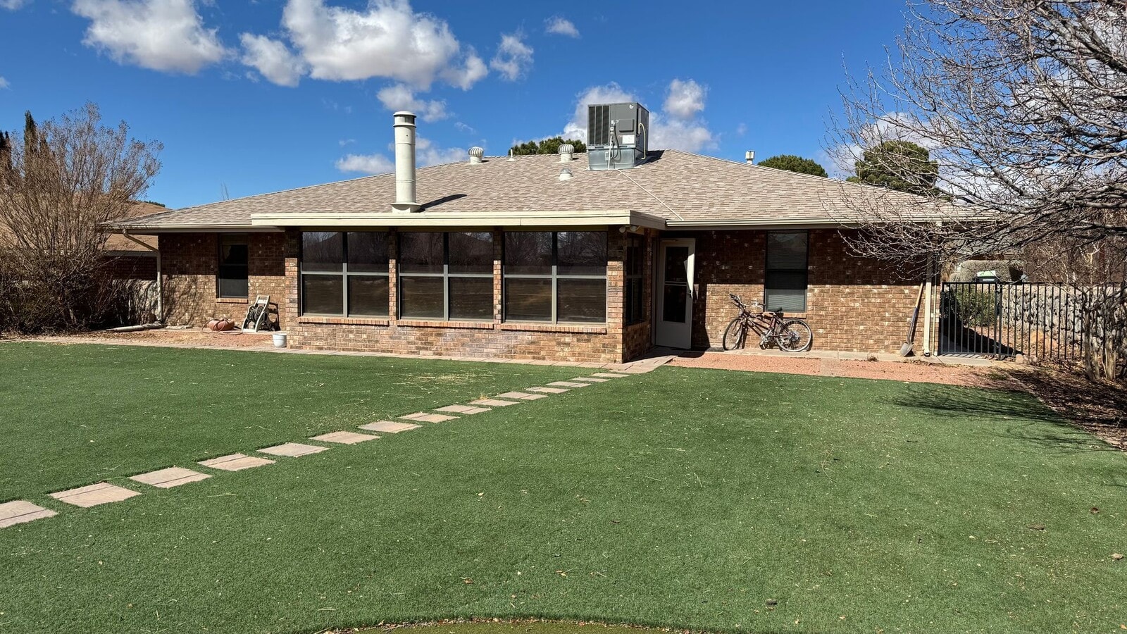 Photo - Spacious 3 bedroom 2 bath with Large Backyard