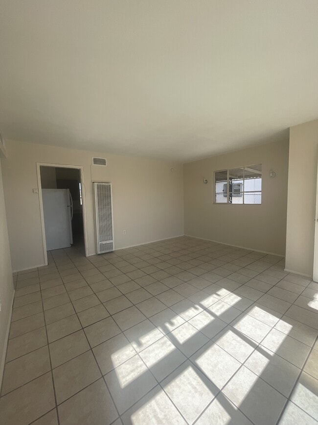 Photo - 953 Lomita Dr