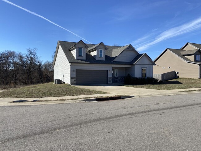 Photo - 602 Alvin Rd