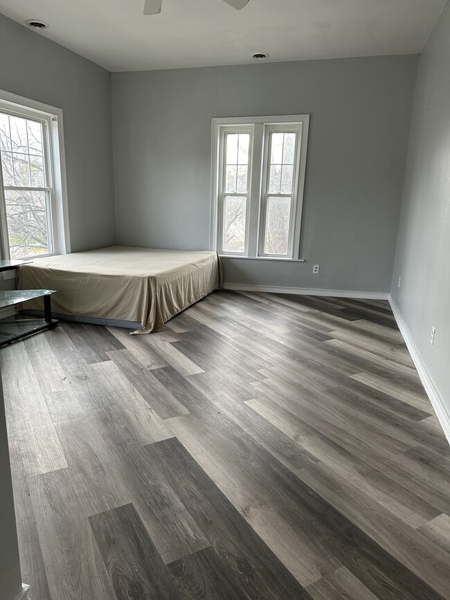 Building Photo - 322 S Elm Ave Unit 322A Rental