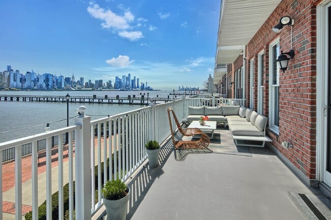 Photo - 517 Harbor Pl