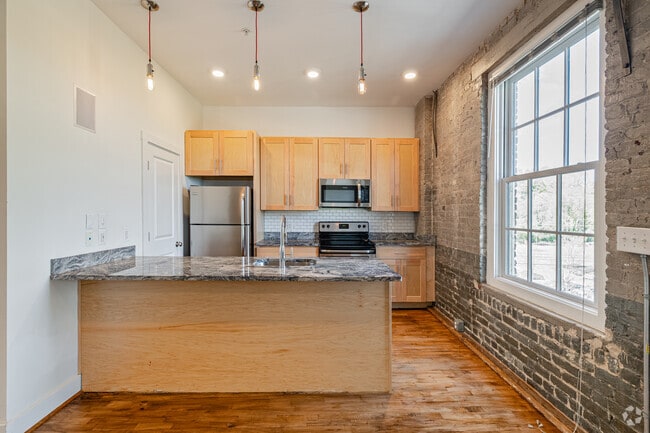 1BR, 1BA - 775SF - Kitchen