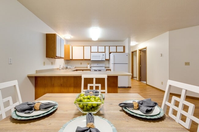 Dakota E & W Apartments
