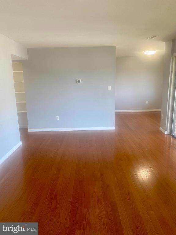 Building Photo - 5412 85th Ave Unit 201 Rental