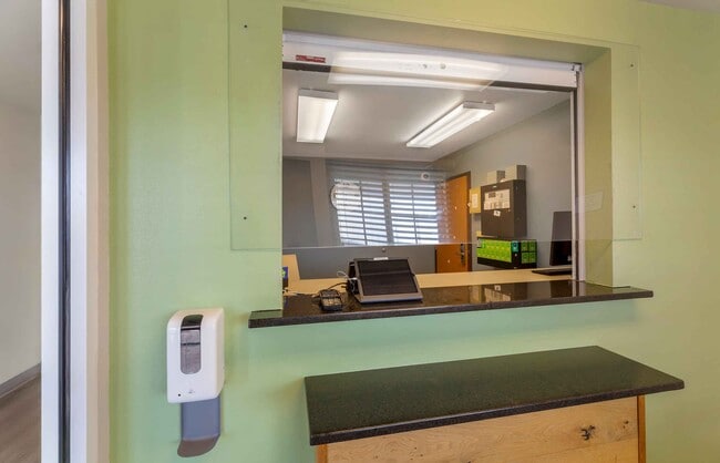 Photo - Furnished Studio-Cleveland - Avon