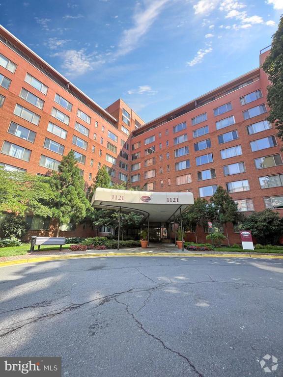 Building Photo - 1121 Arlington Blvd Unit 338 Rental