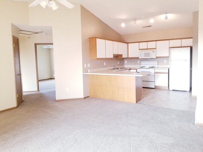 Building Photo - 560 Penn Ct Unit 9