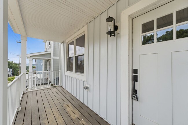 Photo - Gorgeous 4 bedroom 2 bath home in Garfield! Available now!