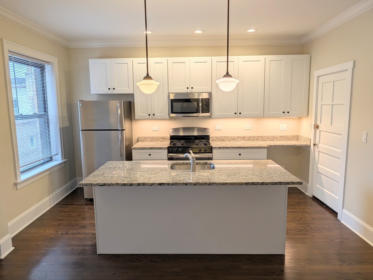 Photo - 1360 E 52nd St Unit 60-1S