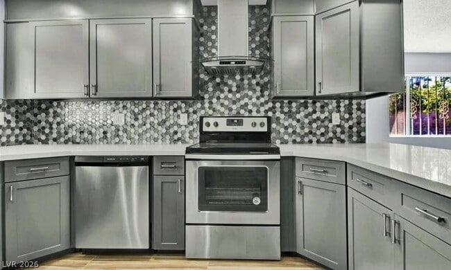 Photo - 1056 E Oakey Blvd