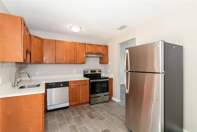 Photo - 111 NW 21 St